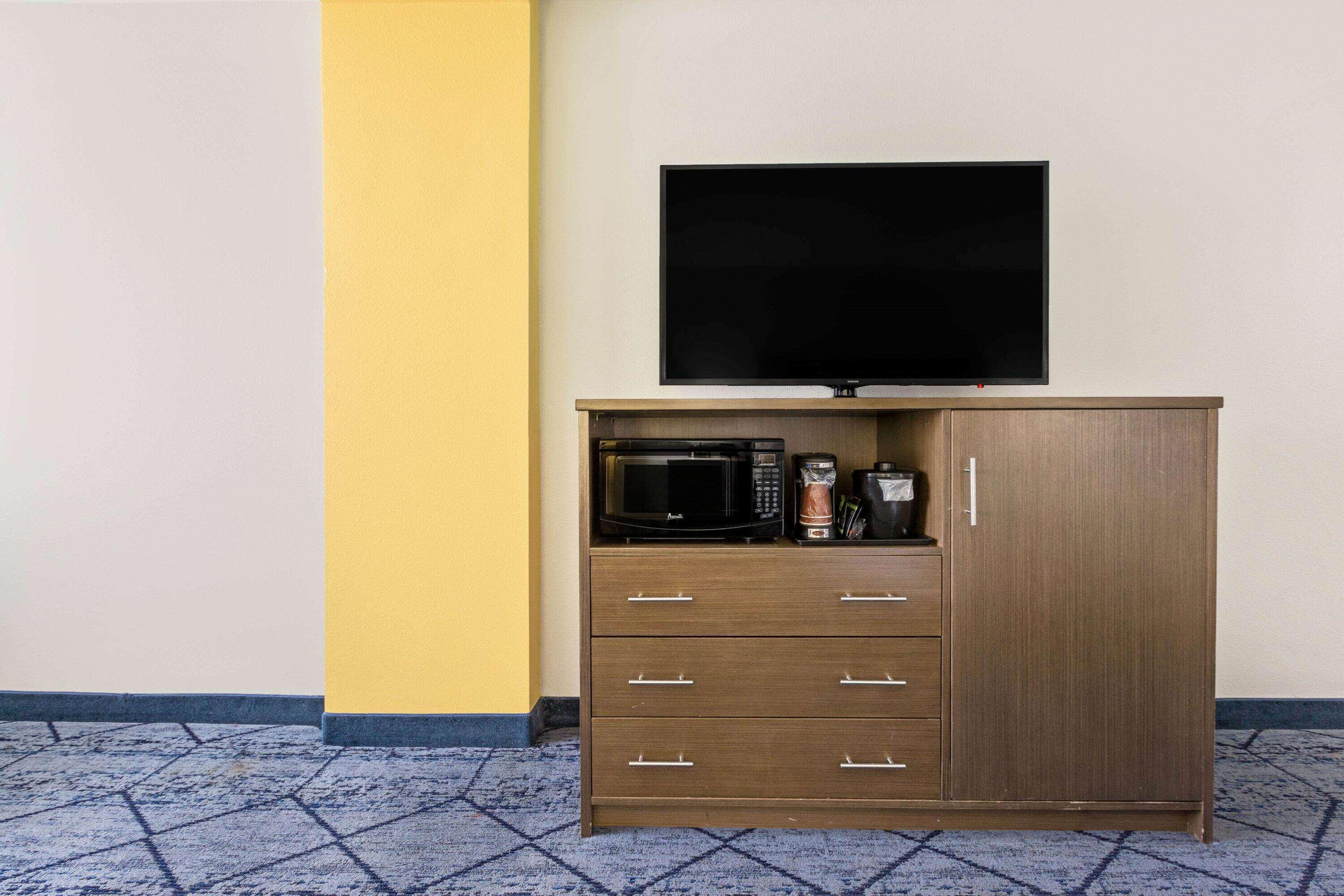 La Quinta By Wyndham Ne Long Beach/Cypress Hawaiian Gardens Bagian luar foto