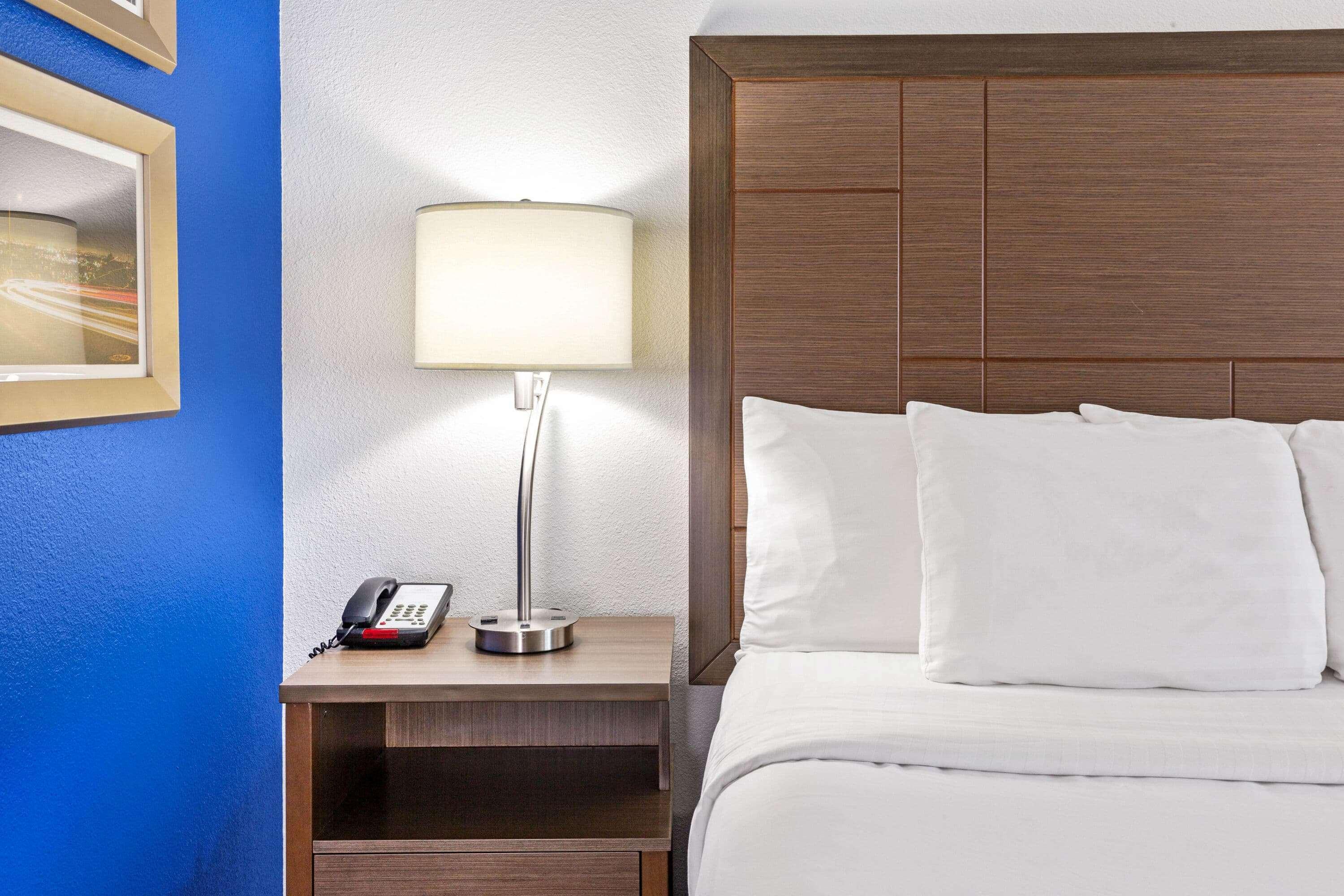 La Quinta By Wyndham Ne Long Beach/Cypress Hawaiian Gardens Bagian luar foto
