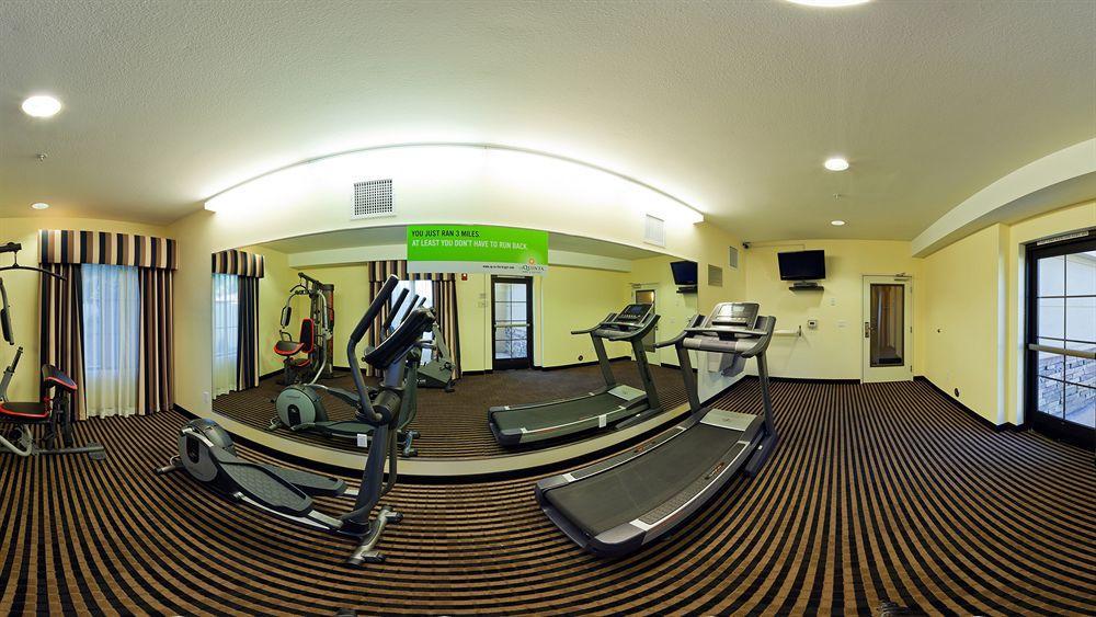 La Quinta By Wyndham Ne Long Beach/Cypress Hawaiian Gardens Bagian luar foto