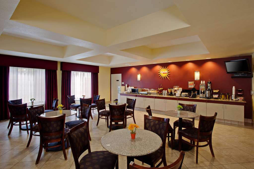 La Quinta By Wyndham Ne Long Beach/Cypress Hawaiian Gardens Restoran foto